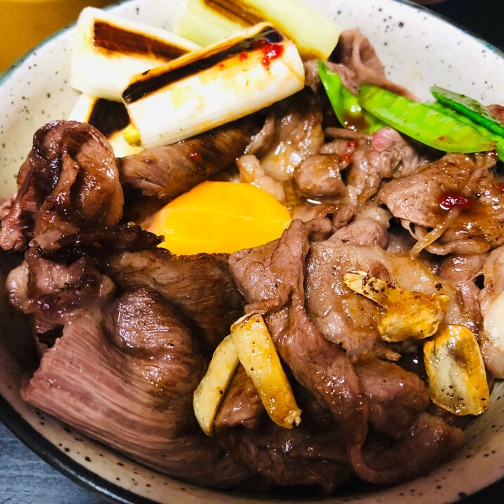 スタミナすき焼き丼